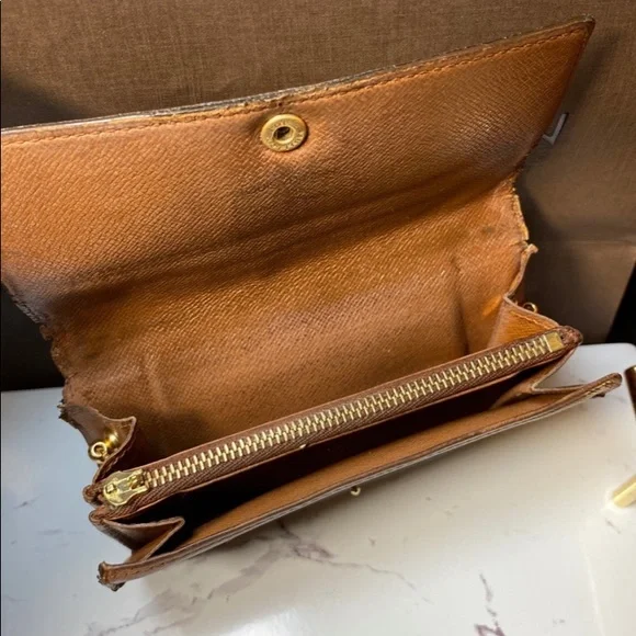 SOLDAuthentic Louis Vuitton Monogram Compact Bifold Zippy Wallet - Picture 5 of 13